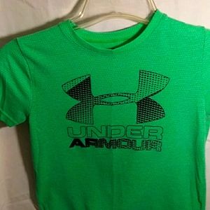 Green Under Armour Tee shirt youth M